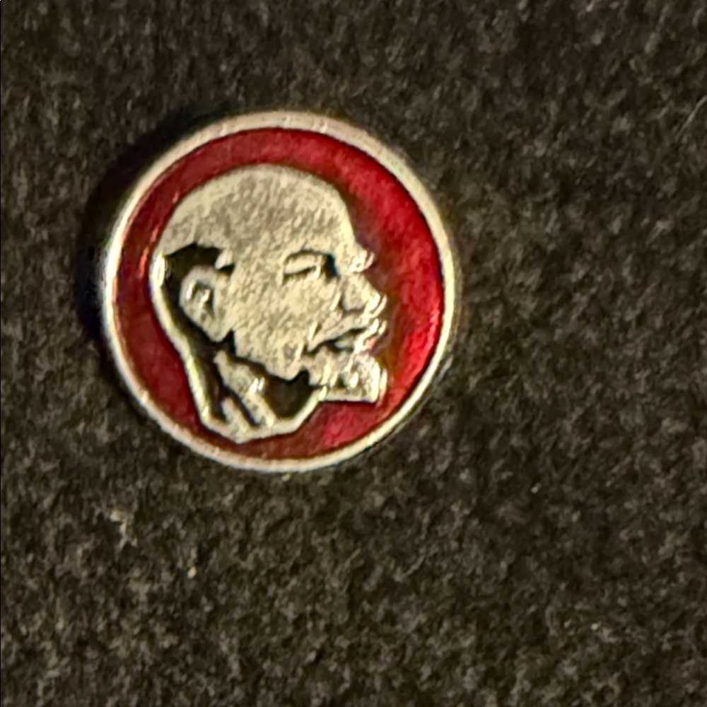 Vintage Soviet Russian Red Enameled Metal Communist USSR Lenin Pinback Button🐈‍⬛